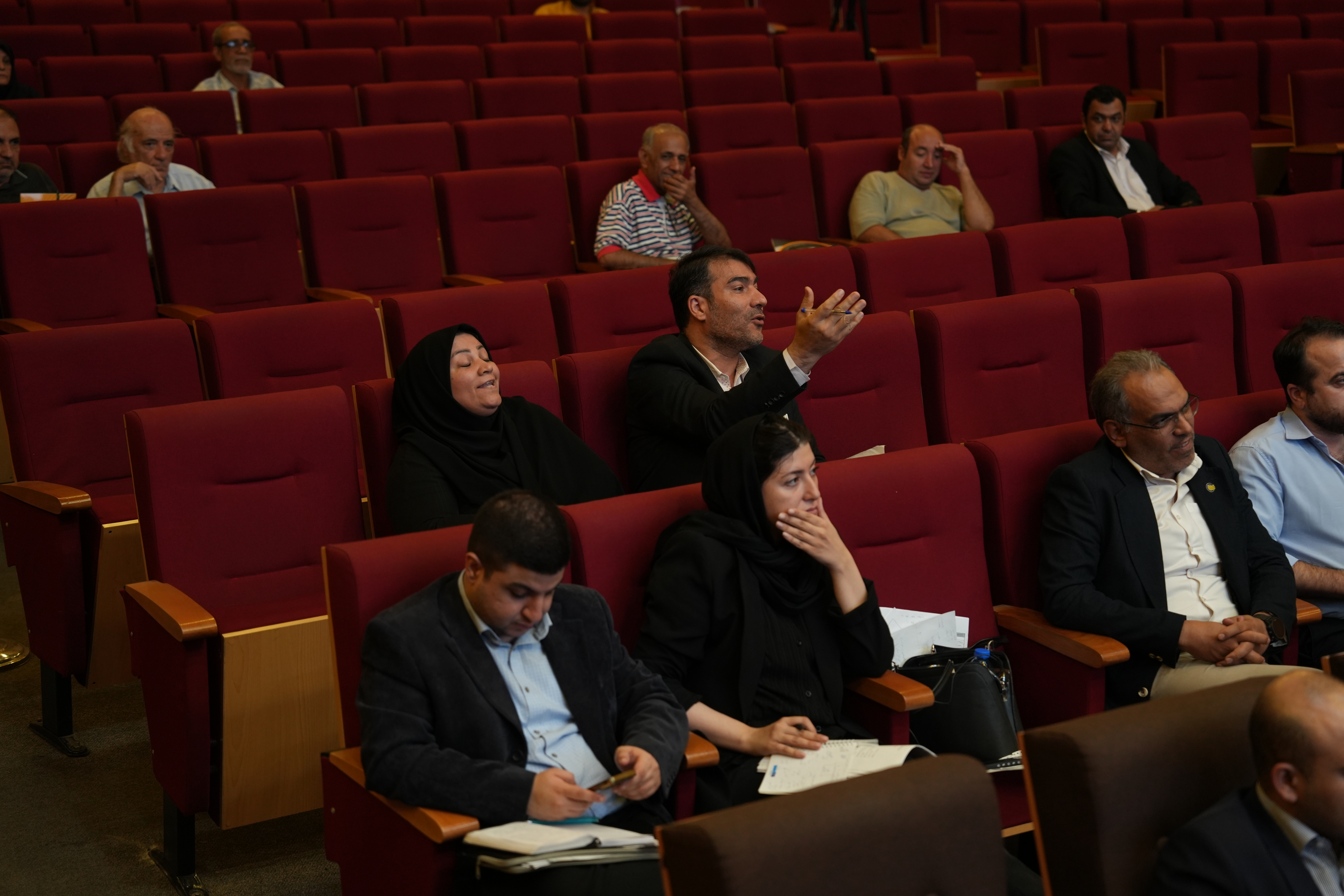گزارش تصویری از مجمع عمومی عادی به‌طور فوق‌العاده شرکت مجتمع صنعتی آرتاویل تایر